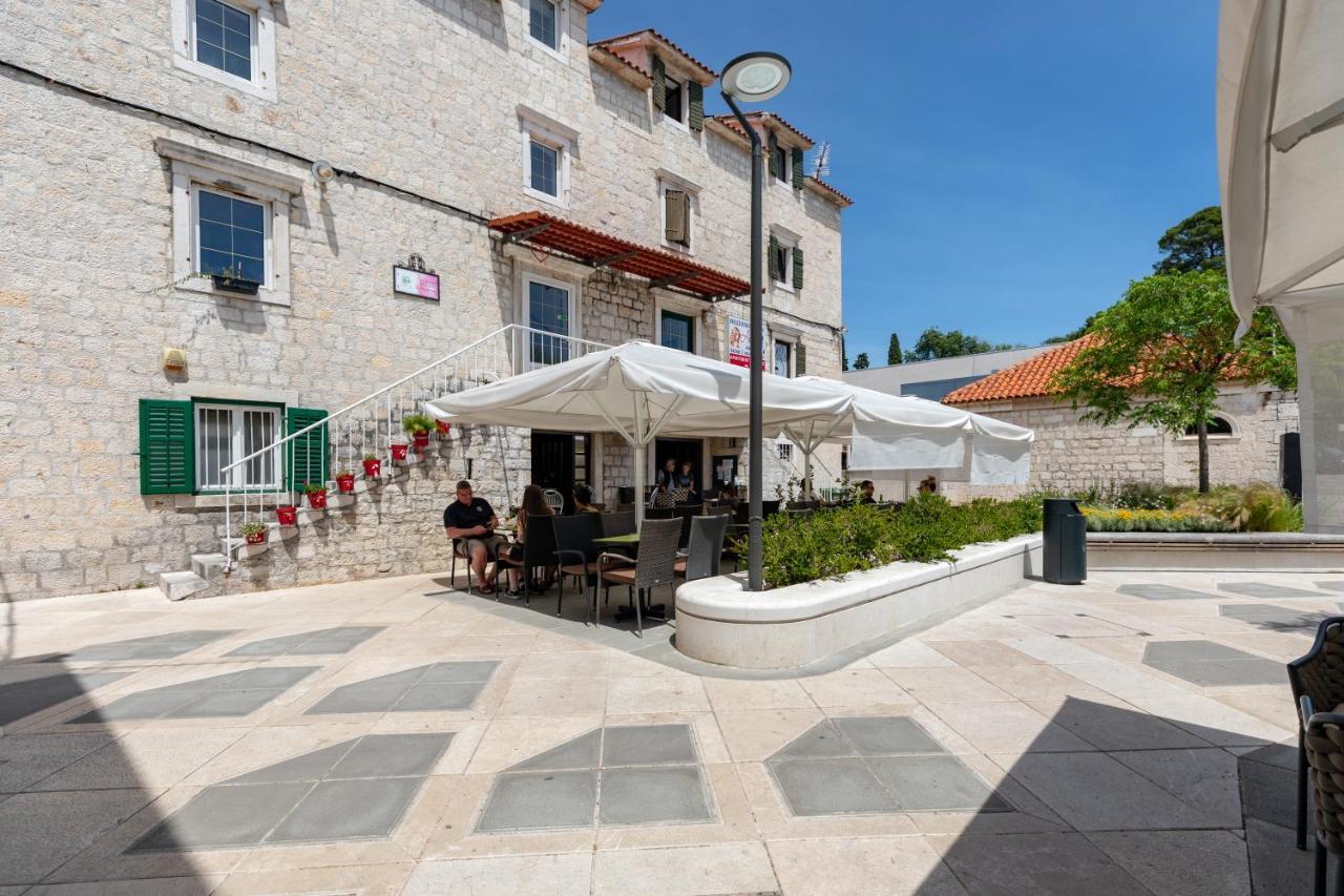 Old Bridge Trogir Hotel Bagian luar foto