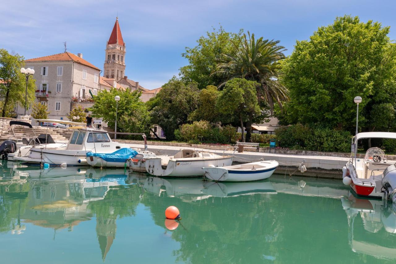 Old Bridge Trogir Hotel Bagian luar foto