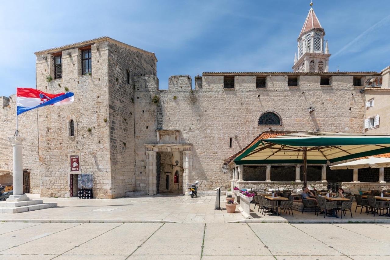 Old Bridge Trogir Hotel Bagian luar foto