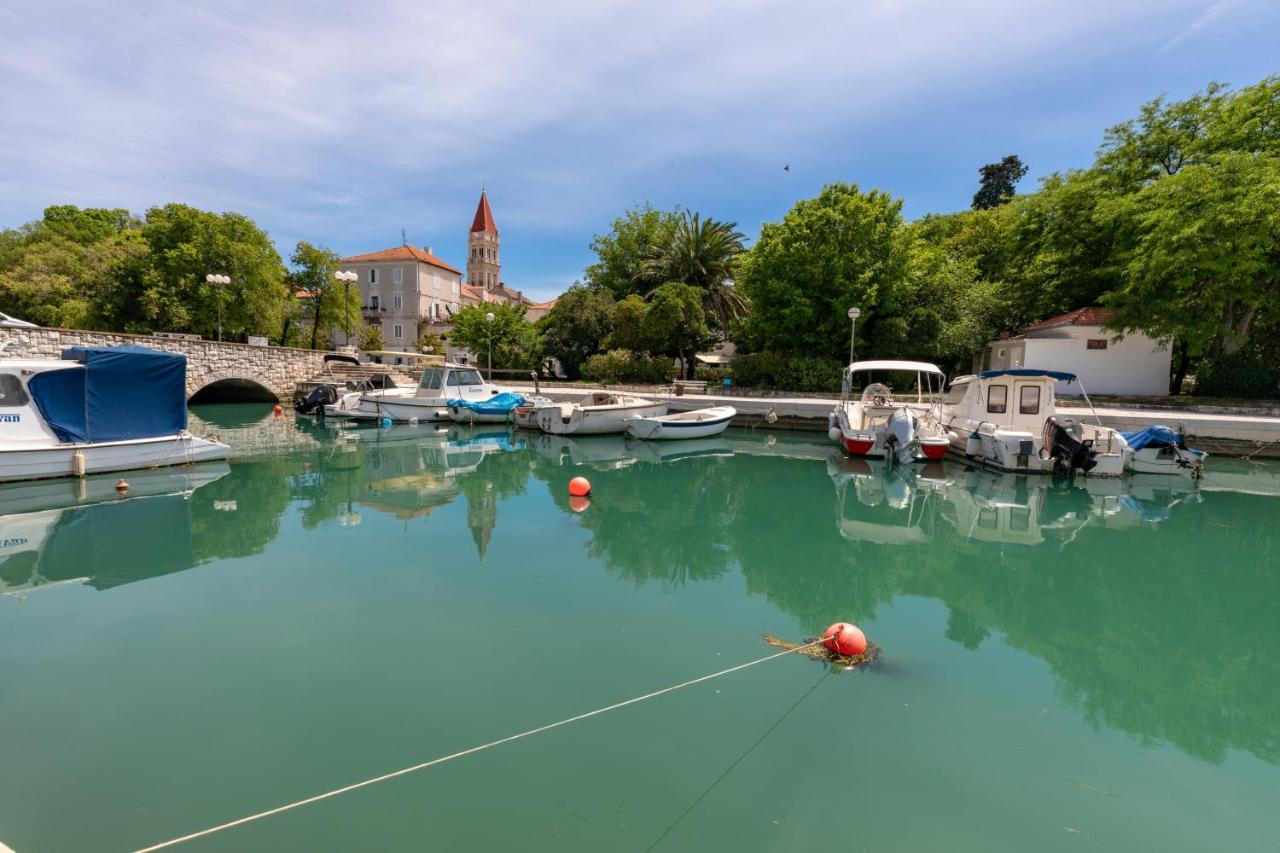 Old Bridge Trogir Hotel Bagian luar foto